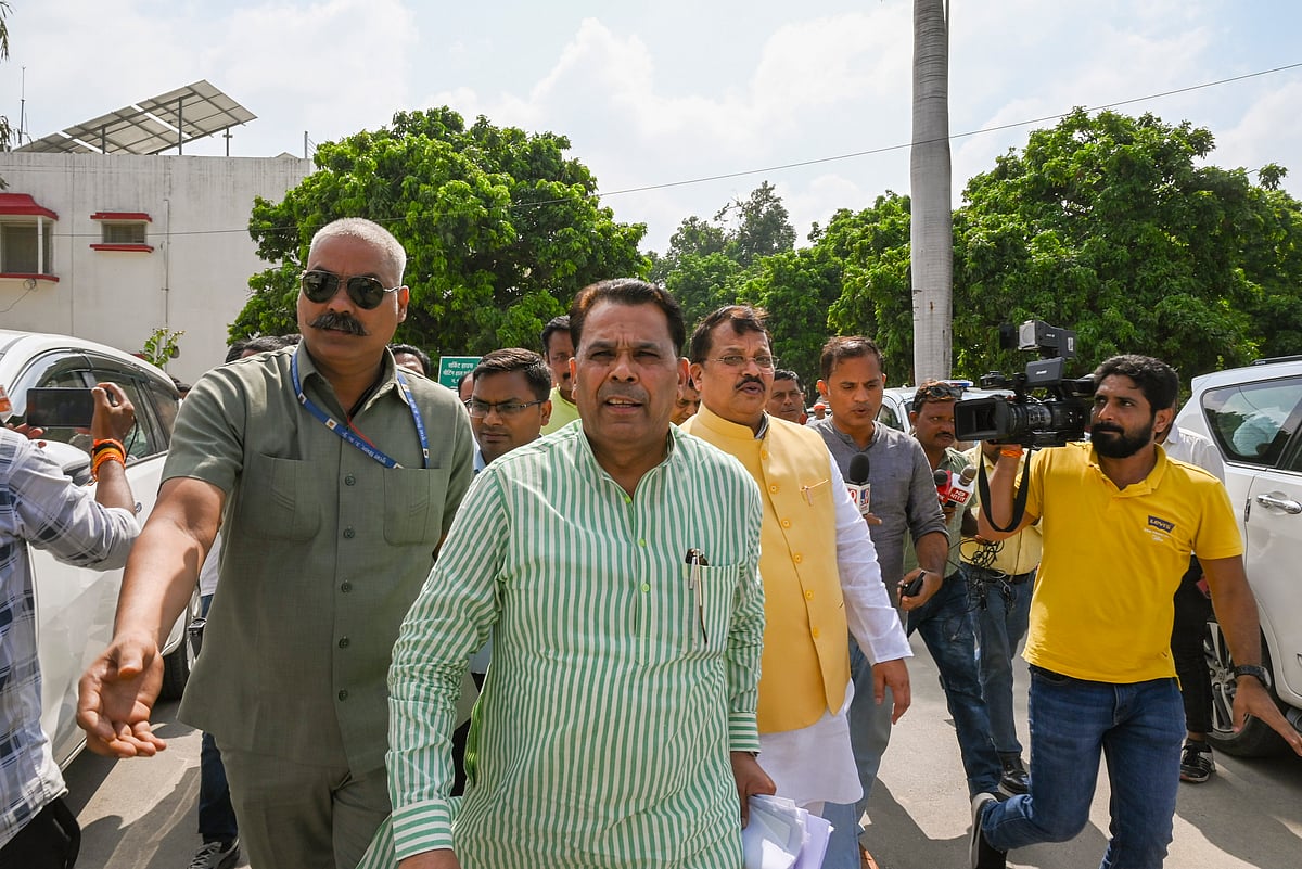 PTI : UP Minister Narendra Kashyap visited kin of victim in Ayodhya